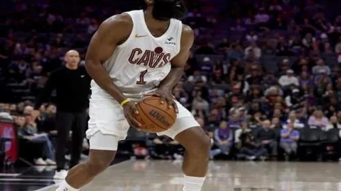 10月27日凌晨3点，西甲第11轮关键对决：巴萨客场以4-0击败皇马，莱万、亚马尔进球，拉菲尼亚助巴萨稳获胜利！